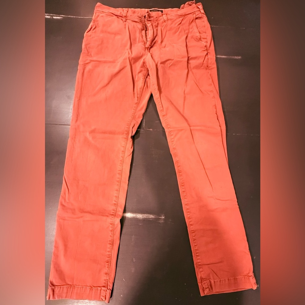 American Eagle Pants Men's 32x32 Slim Straight Leg Preppy Chino Red Casual